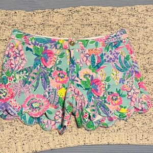 EUC Lilly Pulitzer Buttercup Scallop Shorts